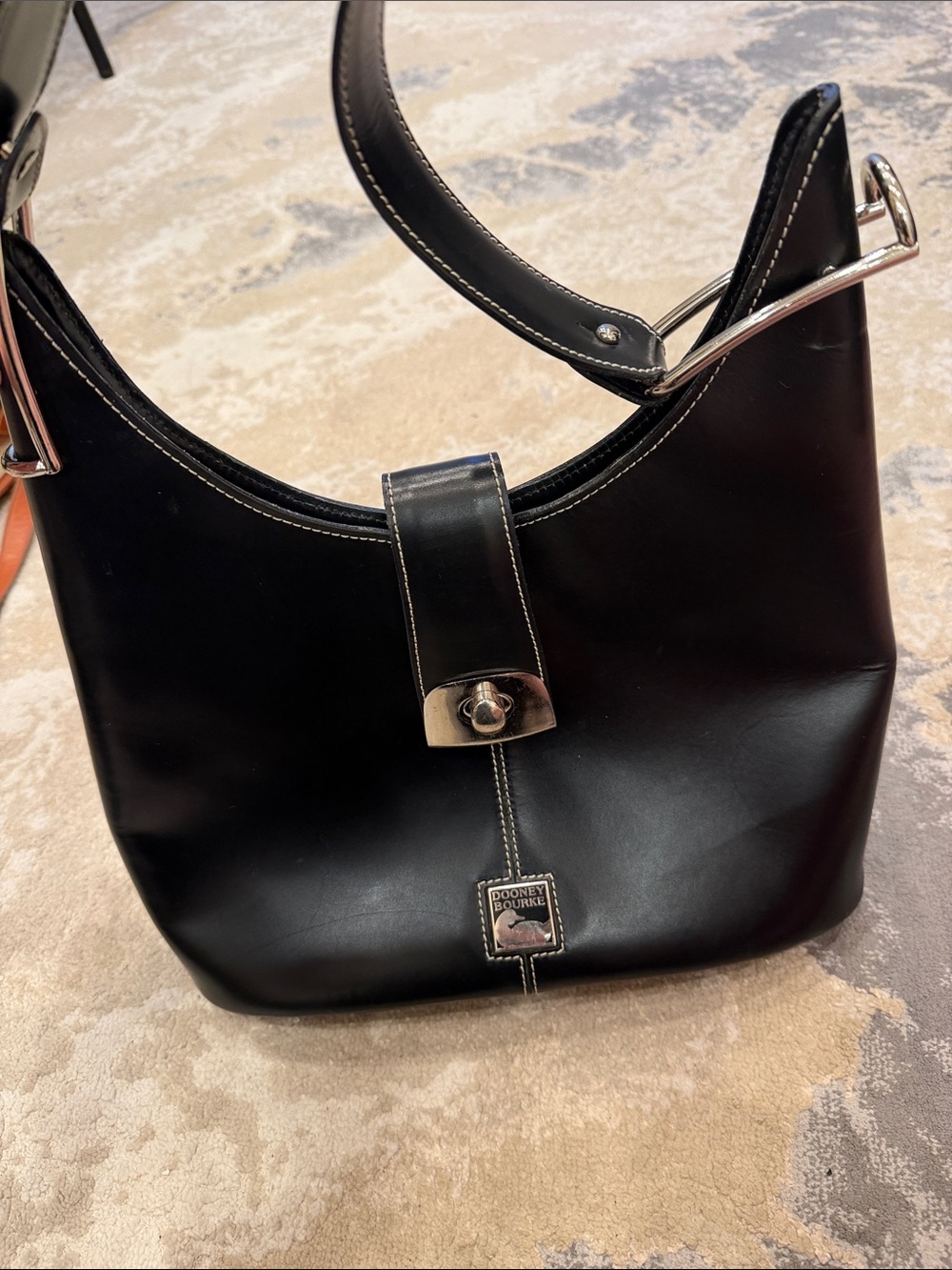 Dooney and Bourke
Leather handbag - Picture 5 of 15